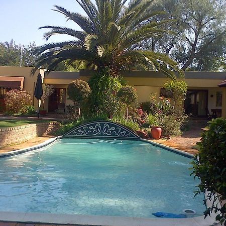 Jubilee Lodge Guest House โจฮันเนสเบิร์ก ภายนอก รูปภาพ