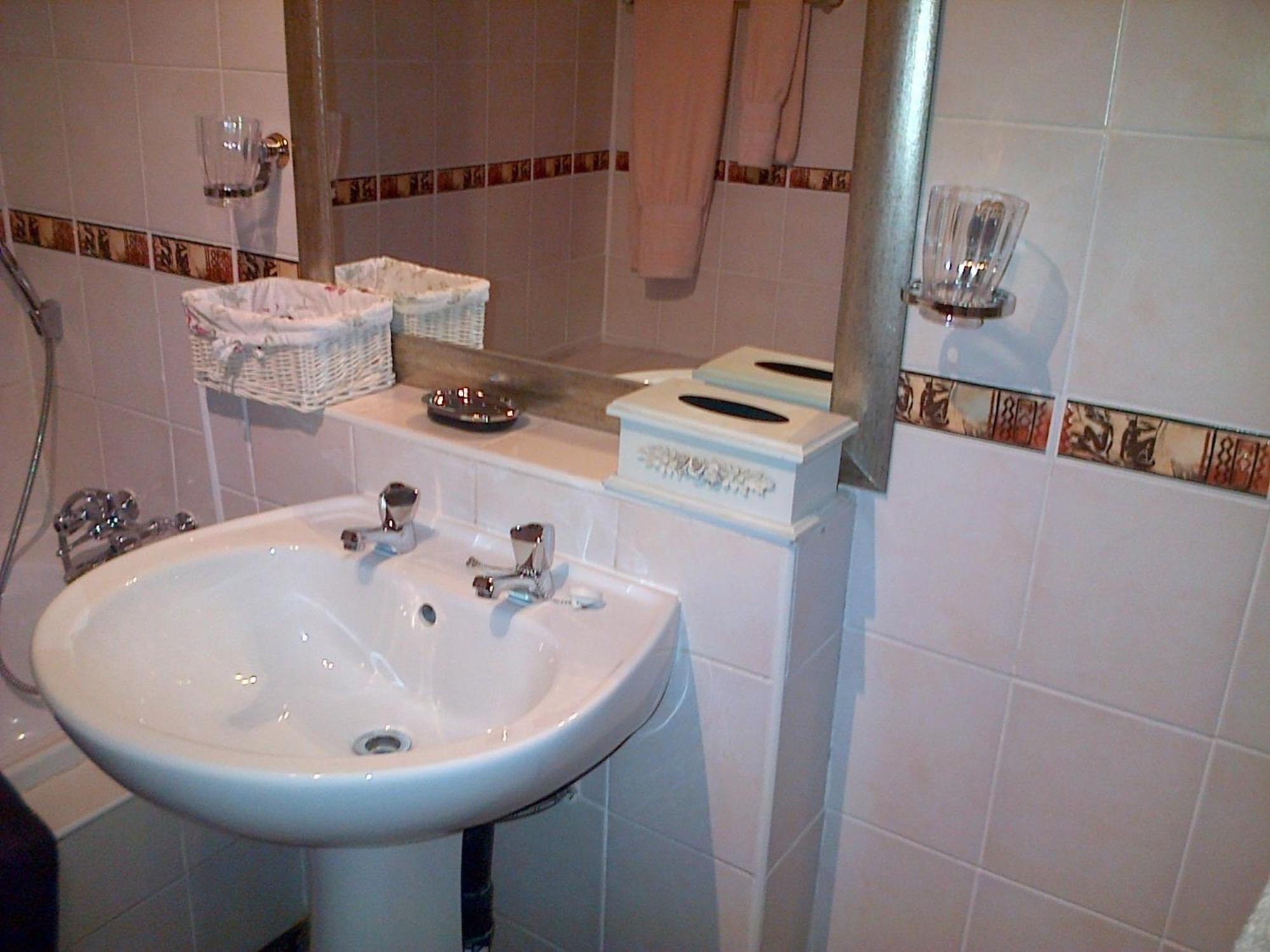 Jubilee Lodge Guest House โจฮันเนสเบิร์ก ห้อง รูปภาพ