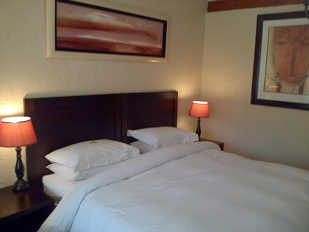 Jubilee Lodge Guest House โจฮันเนสเบิร์ก ห้อง รูปภาพ