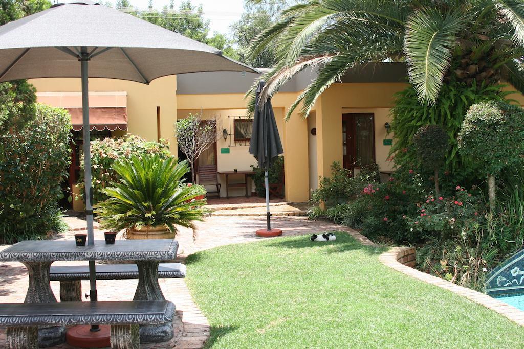 Jubilee Lodge Guest House โจฮันเนสเบิร์ก ภายนอก รูปภาพ