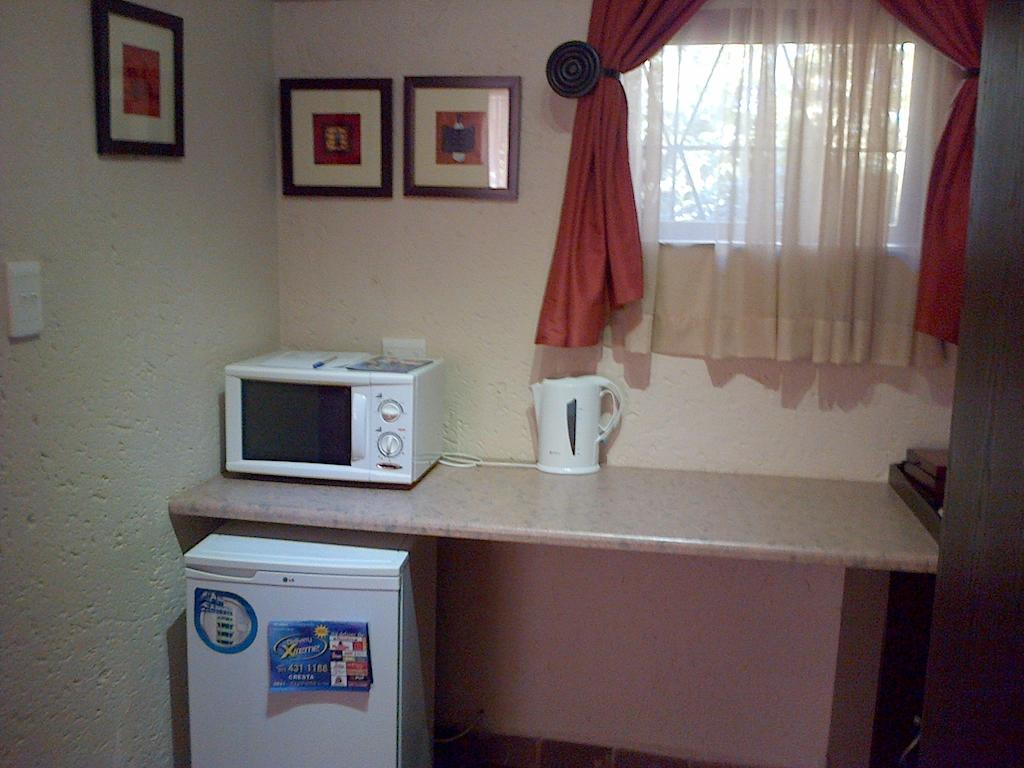 Jubilee Lodge Guest House โจฮันเนสเบิร์ก ห้อง รูปภาพ