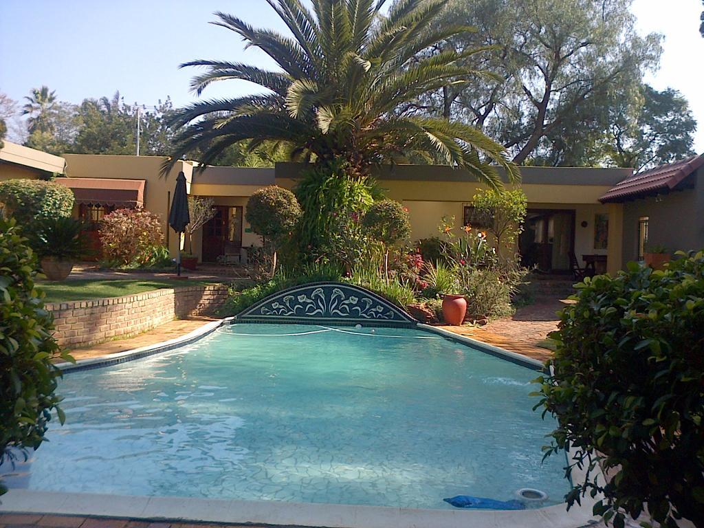 Jubilee Lodge Guest House โจฮันเนสเบิร์ก ภายนอก รูปภาพ