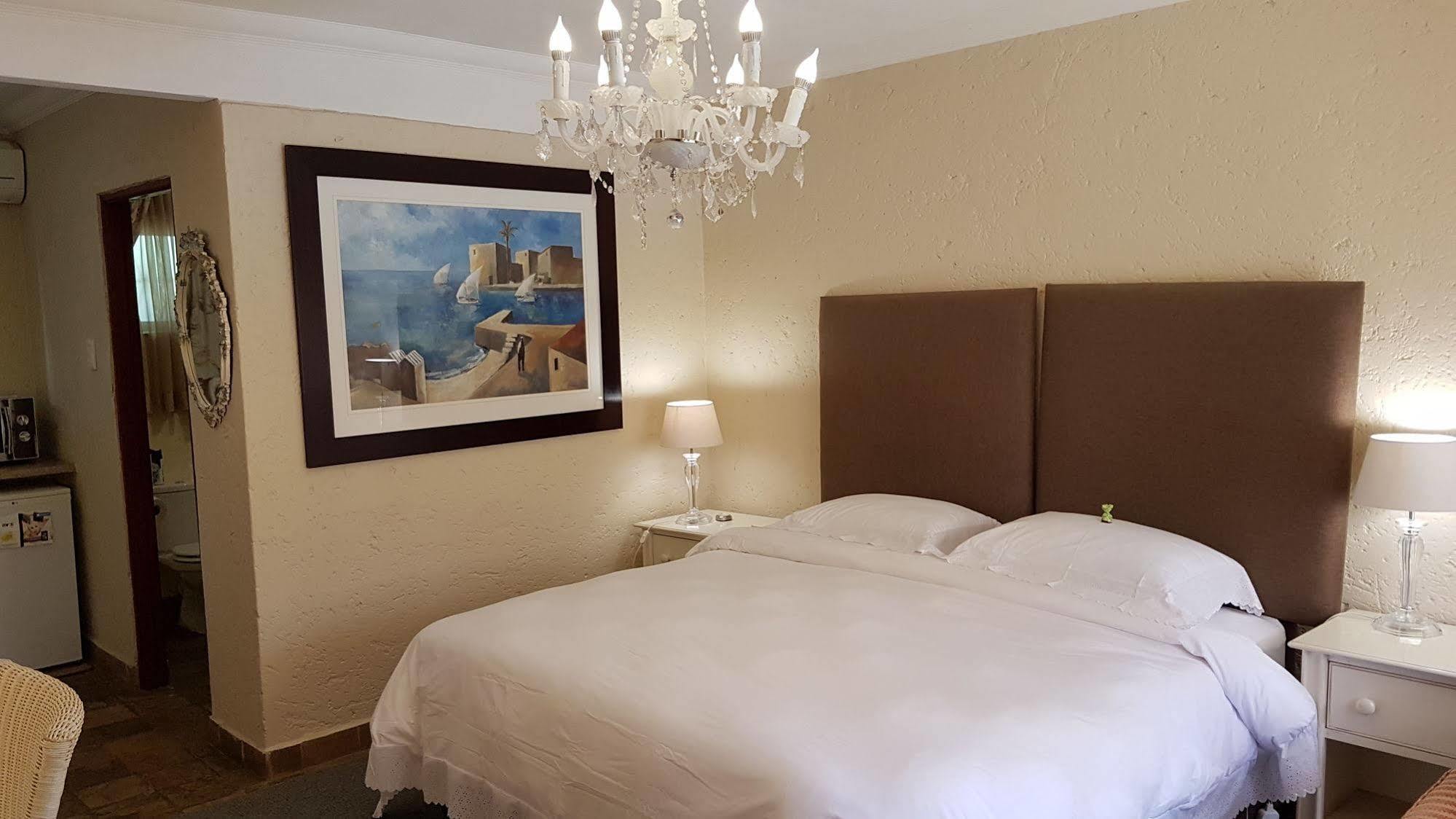 Jubilee Lodge Guest House โจฮันเนสเบิร์ก ภายนอก รูปภาพ