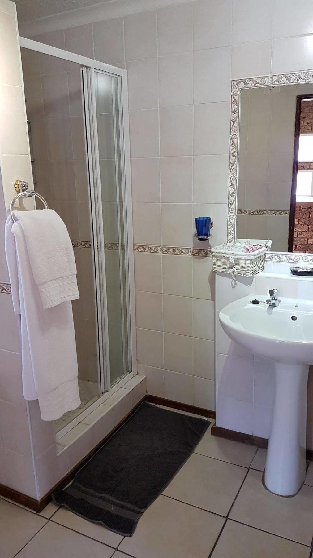 Jubilee Lodge Guest House โจฮันเนสเบิร์ก ภายนอก รูปภาพ