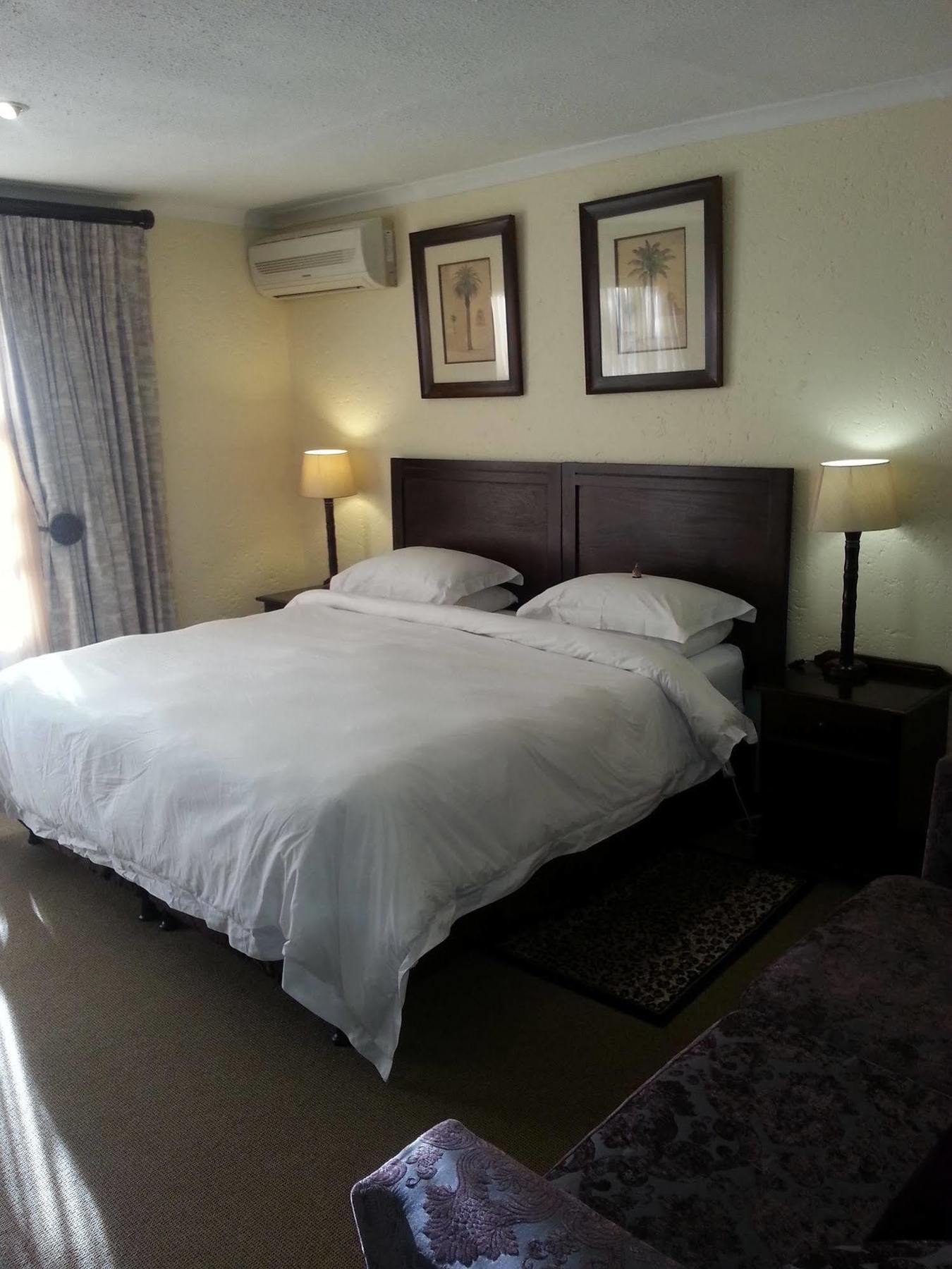 Jubilee Lodge Guest House โจฮันเนสเบิร์ก ภายนอก รูปภาพ