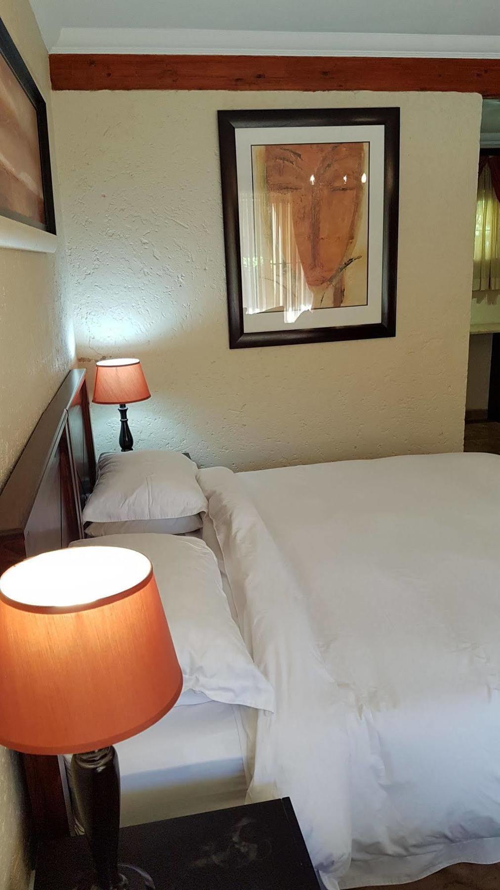 Jubilee Lodge Guest House โจฮันเนสเบิร์ก ภายนอก รูปภาพ